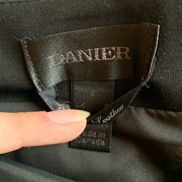 Danier Real Italian Leather Side-Slit Detail Pencil Skirt - Picture 7 of 7